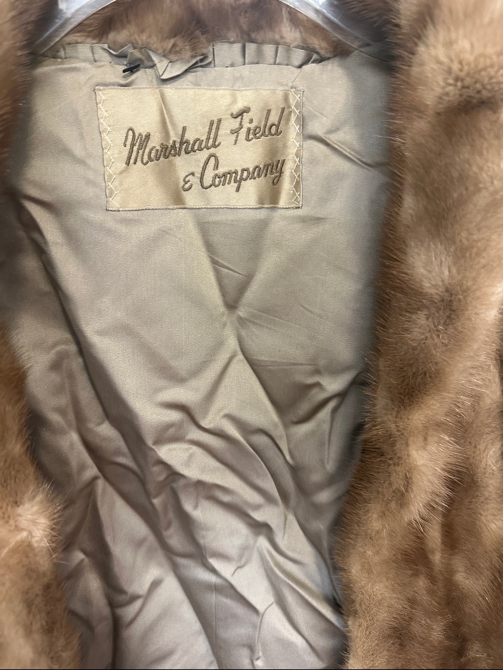 Vintage Marshall Field & Co Women's Brown Fur Stole/Cape - Picture 9 of 9